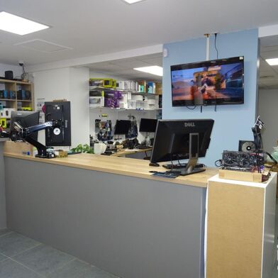 Commerce  590000 €