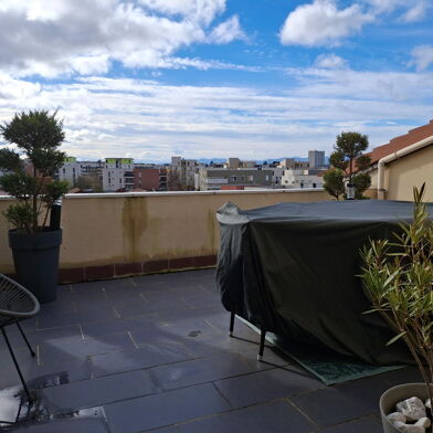 Appartement 5 pièces 1440 €