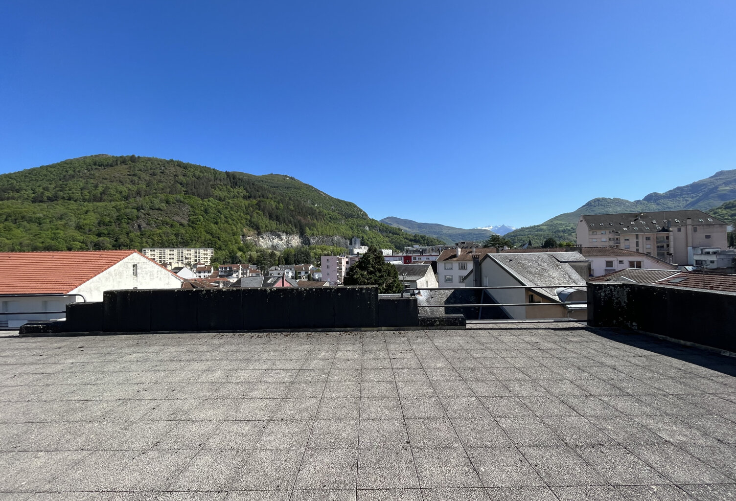 CENTRE VILLE - T3 TERRASSE — photo 1