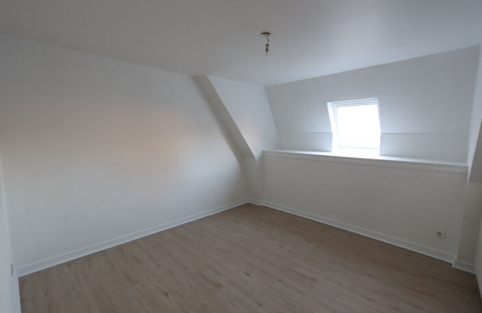 Bel appartement T2 refait à neuf dans bel immeuble plein cen — photo 3