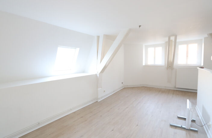 Bel appartement T2 refait à neuf dans bel immeuble plein cen — photo 4