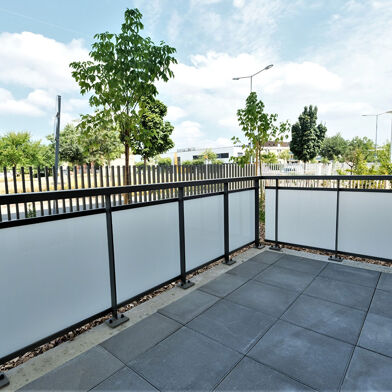 Appartement 3 pièces 857 €