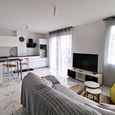 Appartement 3 pièces 900 €