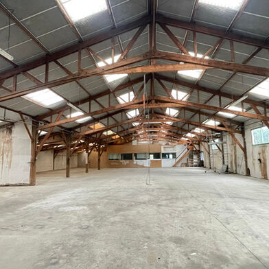 Local industriel 10 pièces 408500 €
