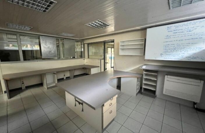 Local/bureau à vendre Proche de LOUDEAC (22) — photo 4