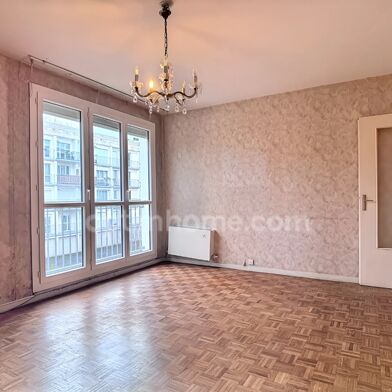 Appartement 4 pièces 164000 €