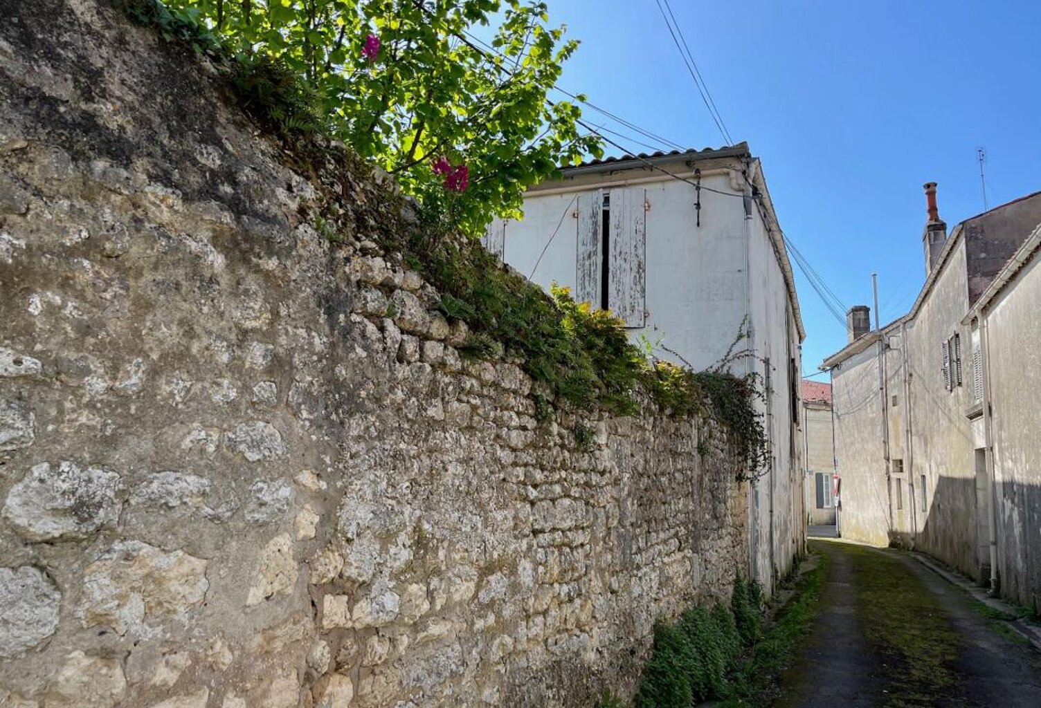 Pont L'Abbé d'Arnoult, immeuble de rapport d'environ 240 m² entièrement à rénover — photo 1