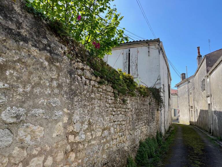 Pont L'Abbé d'Arnoult, immeuble de rapport d'environ 240 m² entièrement à rénover — photo 1