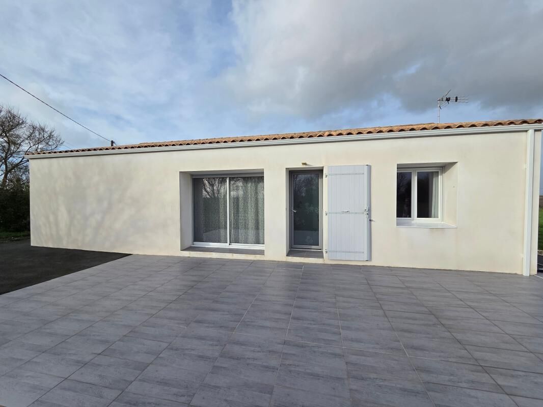 Villa / Maison  T3 à vendre Loire-les-Marais 17870