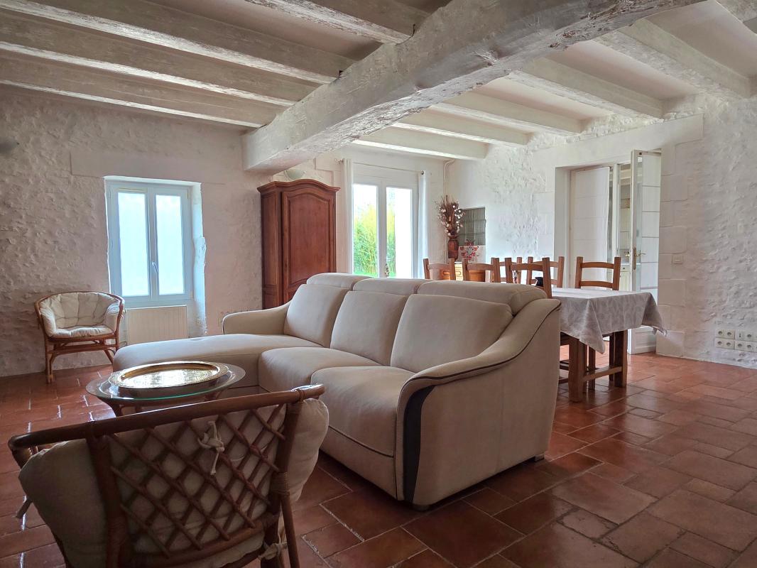 Villa / Maison  T7 à vendre Loire-les-Marais 17870