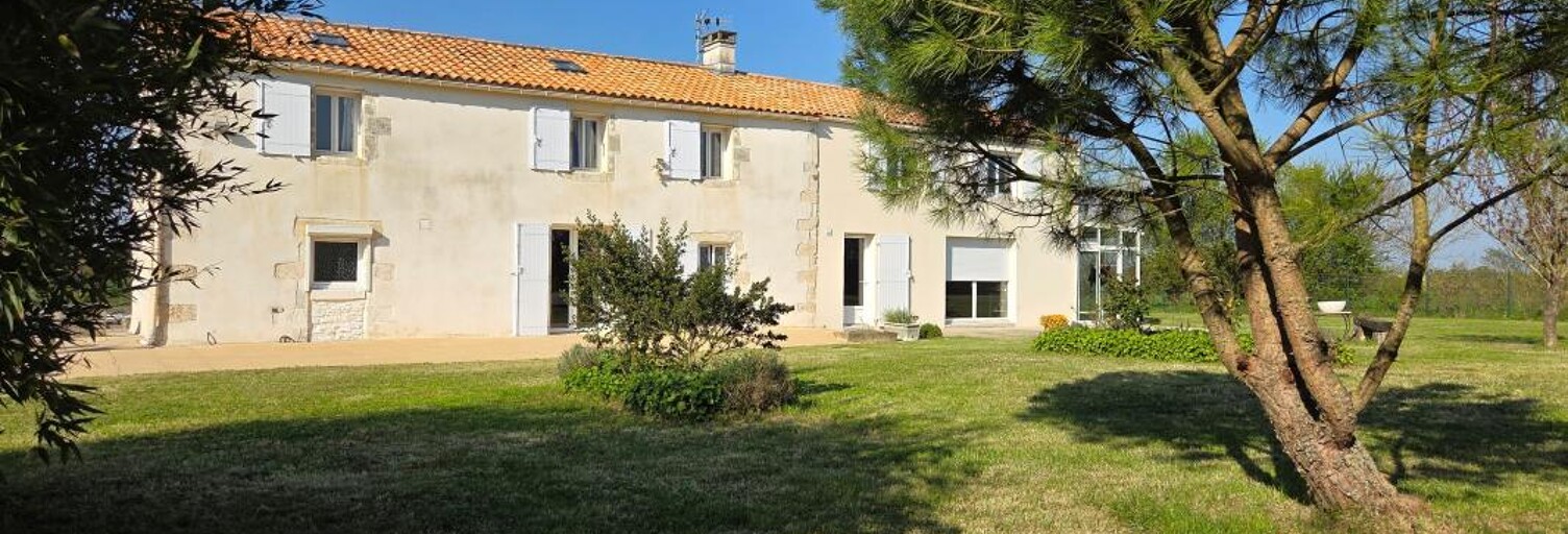 Maison 7 Pièces 230 m² à vendre à Loire-les-Marais (17870)