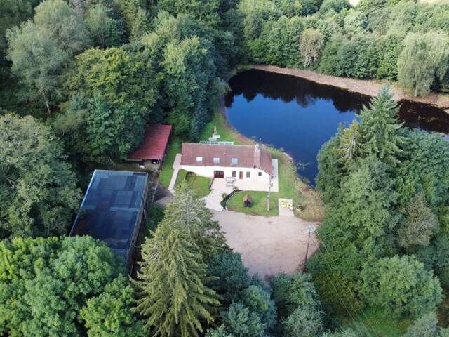 En exclusivité: Ancien moulin près du lac des Settons — photo du bien