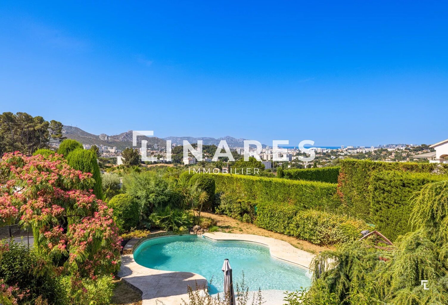 LA DOMINANTE - Villa T5 de 167m² - Jardin 2000m² - Piscine - 130 — photo 1