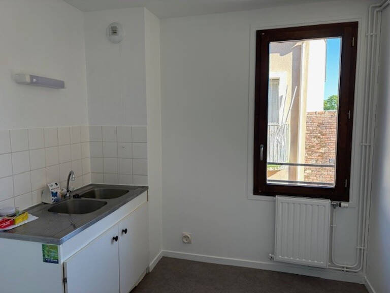 Leasing Appartement 2  pièces 48 m² La Châtre — photo 1