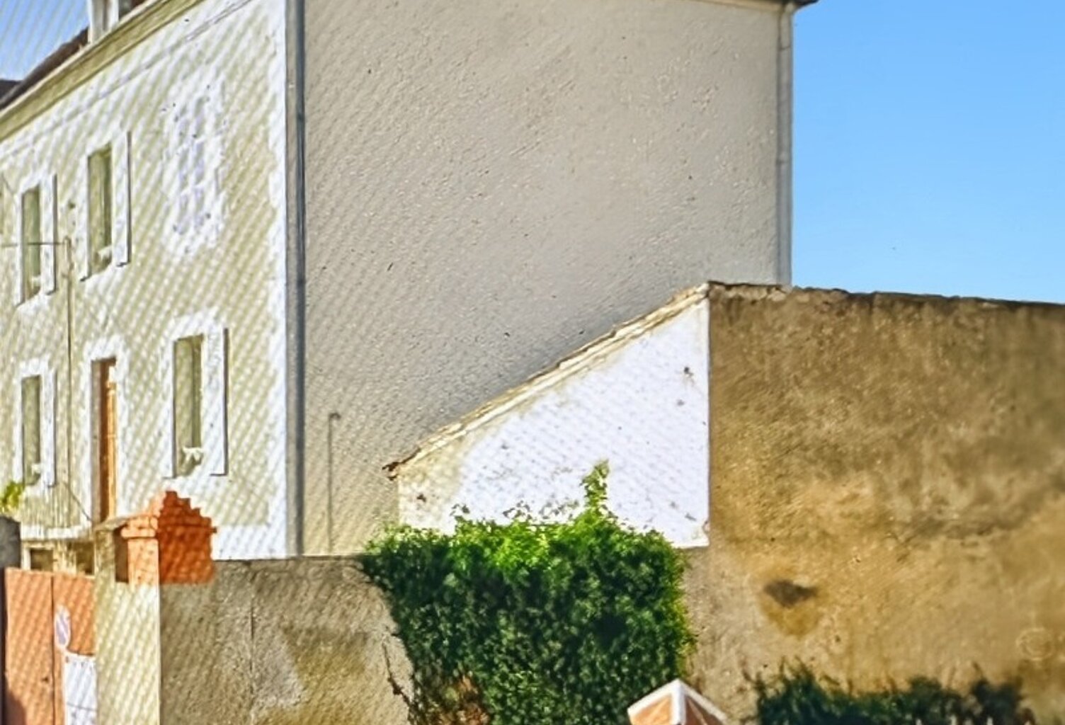 Maison rénovée  à vendre 7 pièces MONTLUCON (03) sur terrain clos de 824 m2 — photo 1