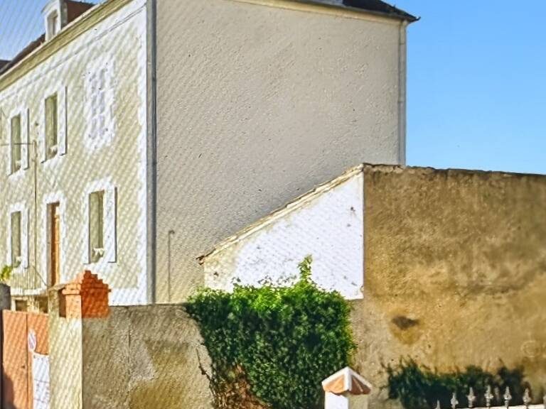 Maison rénovée  à vendre 7 pièces MONTLUCON (03) sur terrain clos de 824 m2 — photo 1
