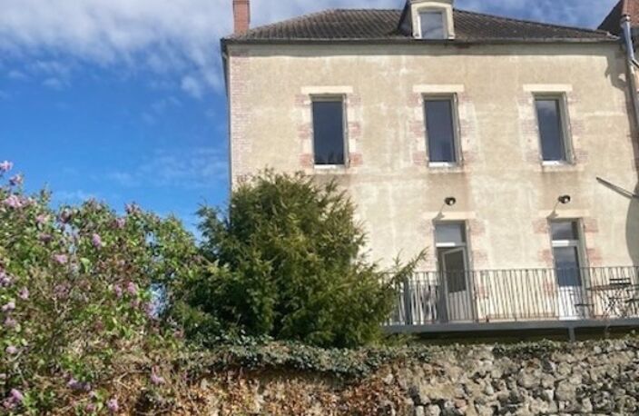 Maison rénovée  à vendre 7 pièces MONTLUCON (03) sur terrain clos de 824 m2 — photo 2