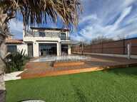 HERAULT (34), VENDUE MEUBLÉE, VILLA CONTEMPORAINE P4, PRESTATIONS HAUT DE GAMME, PISCINE, SECTEUR CALME — photo 2