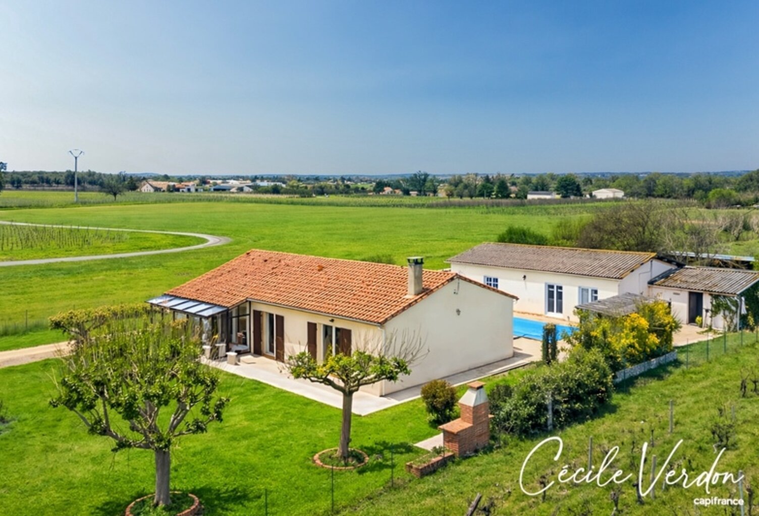 Maison 7 pièces avec piscine et dépendance à vendre à LAMONZIE SAINT MARTIN (24) — photo 1