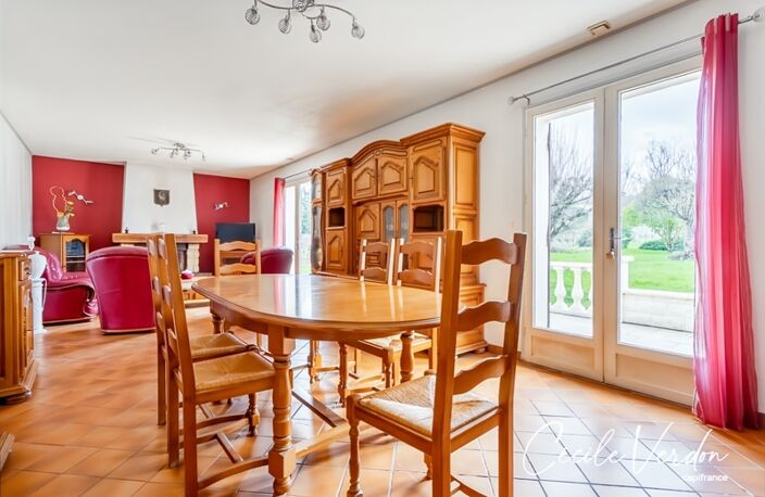 Maison 7 pièces avec piscine et dépendance à vendre à LAMONZIE SAINT MARTIN (24) — photo 5