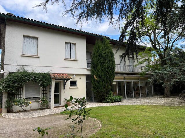 Dpt Haute Garonne (31), à vendre proche de TOULOUSE maison P9 — photo du bien