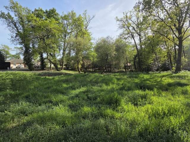 Terrain de 1 187 m² - Gourbera - calme, nature, exposition Sud et libre de constructeur — photo du bien