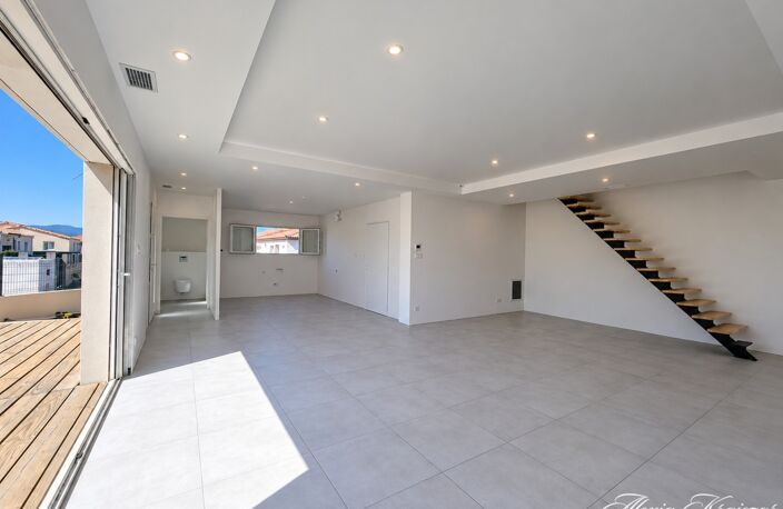 A VENDRE - Maison - 156m² - T6 - 4 chambres - Garage - Terrasse, jardin et piscine - CESSENON-SUR-ORB (34) — photo 2