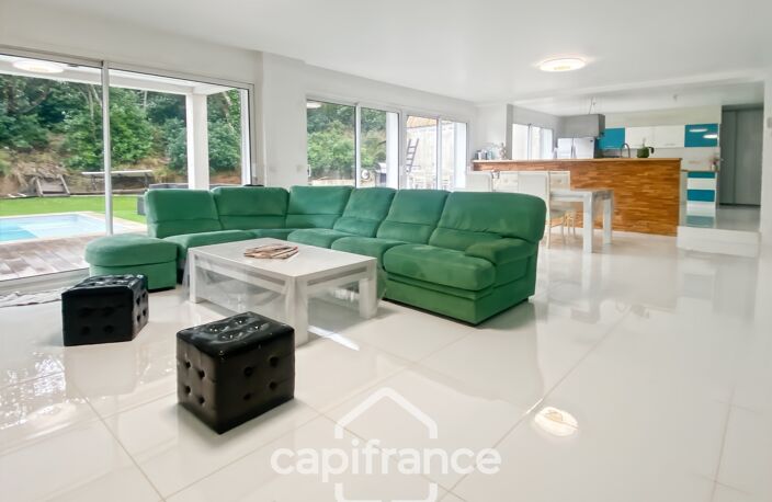 Maison à vendre 8 pièces CARQUEIRANNE (83) - Quartier Canebas - 6 chambres - 220 m2 habitable - Piscine — photo 4