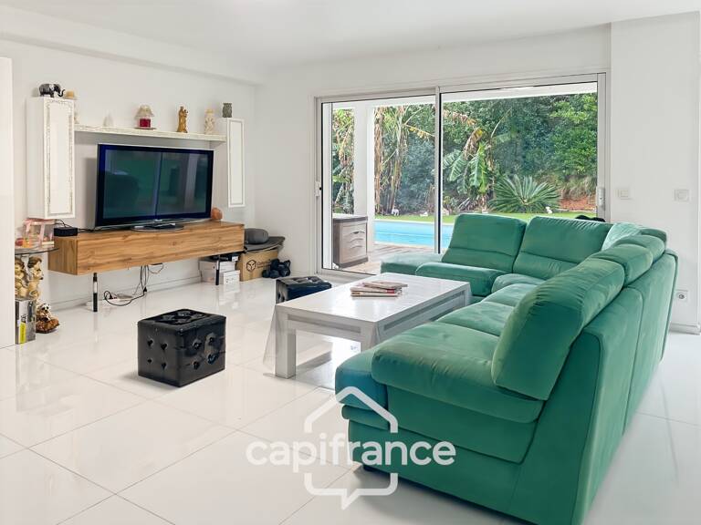Maison à vendre 8 pièces CARQUEIRANNE (83) - Quartier Canebas - 6 chambres - 220 m2 habitable - Piscine — photo 1