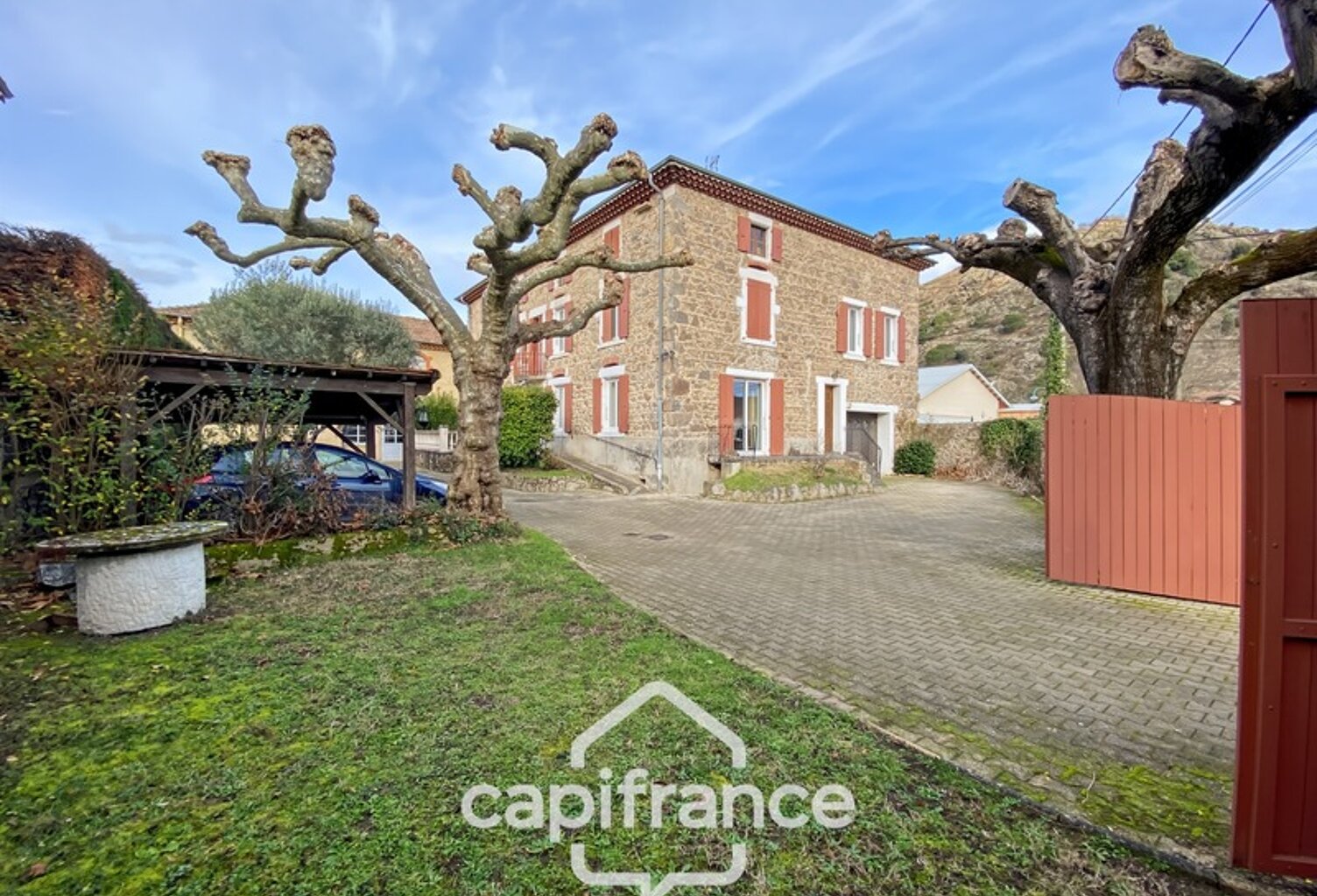 Propriété d’exception – Ancienne magnanerie de 229 m² et ses dépendances à Sarras (07) — photo 1
