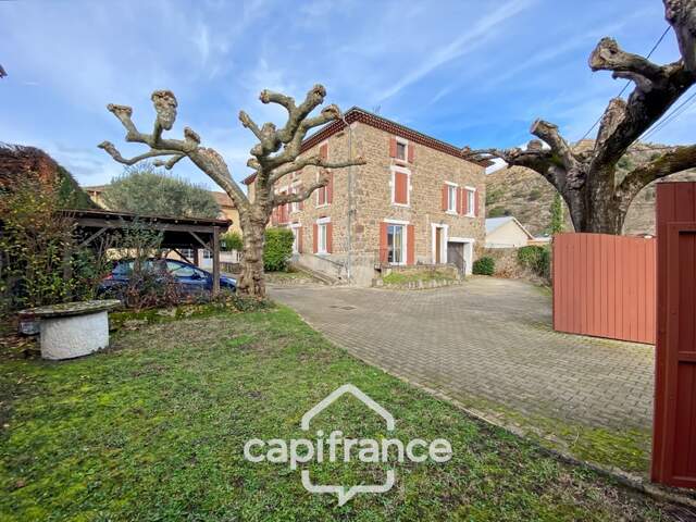 Propriété d’exception – Ancienne magnanerie de 229 m² et ses dépendances à Sarras (07) — photo du bien