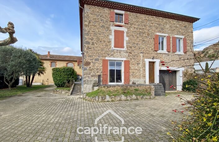 Propriété d’exception – Ancienne magnanerie de 229 m² et ses dépendances à Sarras (07) — photo 2