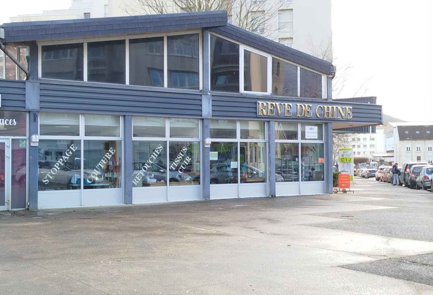 Locaux commerciaux de 445 m2 avec un appartement centre ville — photo 1