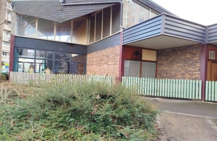Locaux commerciaux de 445 m2 avec un appartement centre ville — photo 2