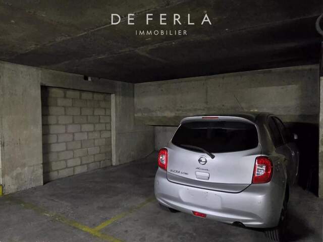 Place de parking : Notre-Dame-des-Champs — photo du bien
