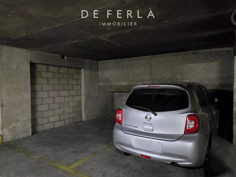Double place de parking : Notre-Dame-des-Champs — photo 1