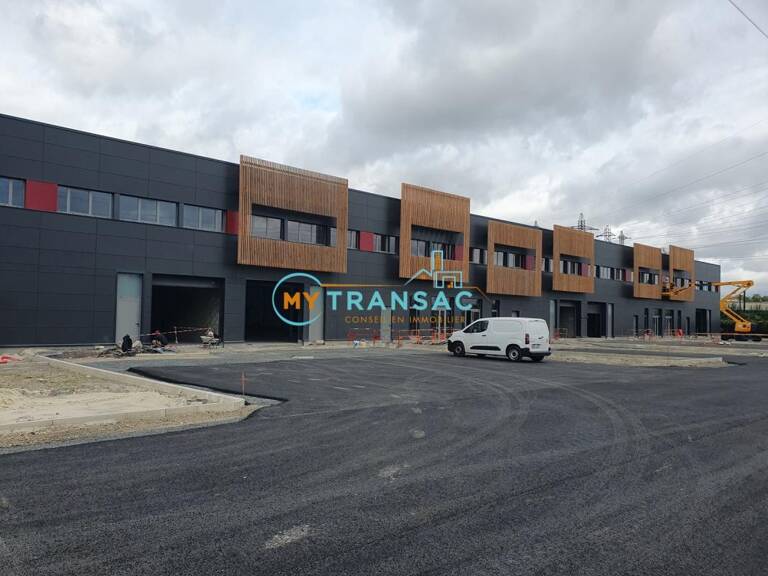 A LOUER - Mytransac vous propose une cellule d'activité neuve de 1 066m² sur Créteil — photo 1