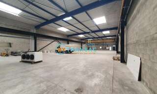 Local industriel  1095 m² à louer à Alfortville (94140)
