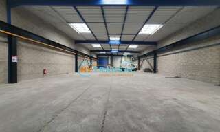 Local industriel  3335 m² à louer à Alfortville (94140)