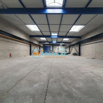 Local industriel  43077 €