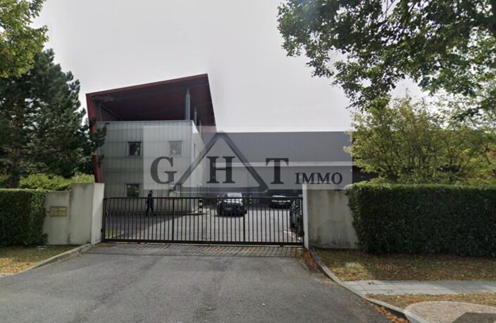 À LOUER – SERRIS - LOCAL D'ACTIVITÉ – 834 m² — photo 2