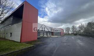 Local industriel  1961 m² à louer à Serris (77700)