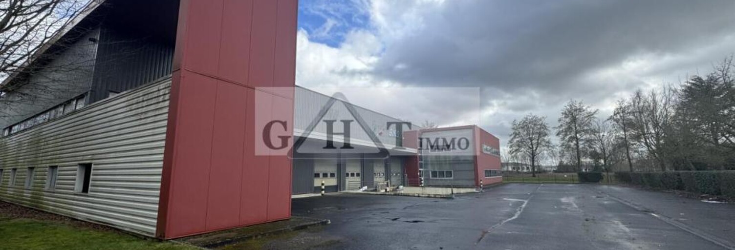 Local industriel  1961 m² à louer à Serris (77700)