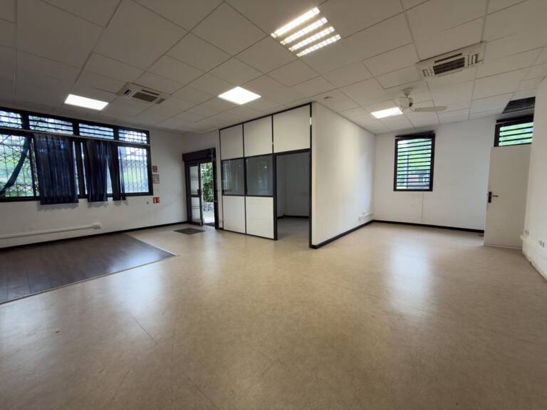 Bureaux 364 m² divisibles - TECHNOPOLE — photo 1