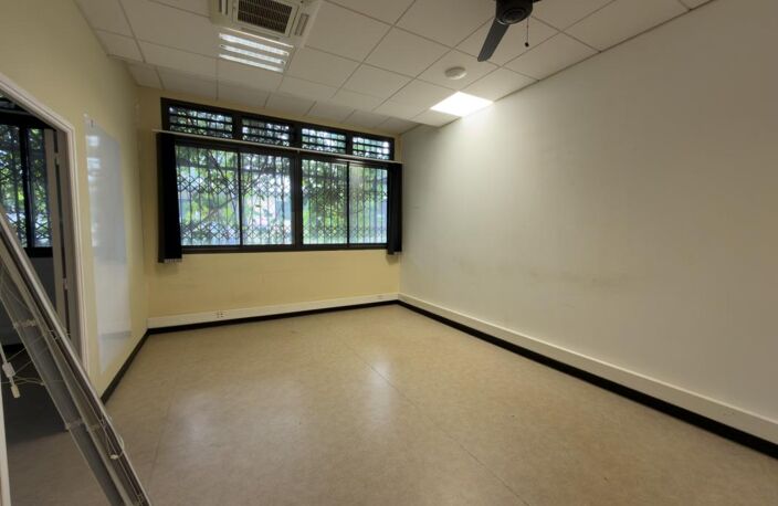Bureaux 364 m² divisibles - TECHNOPOLE — photo 3