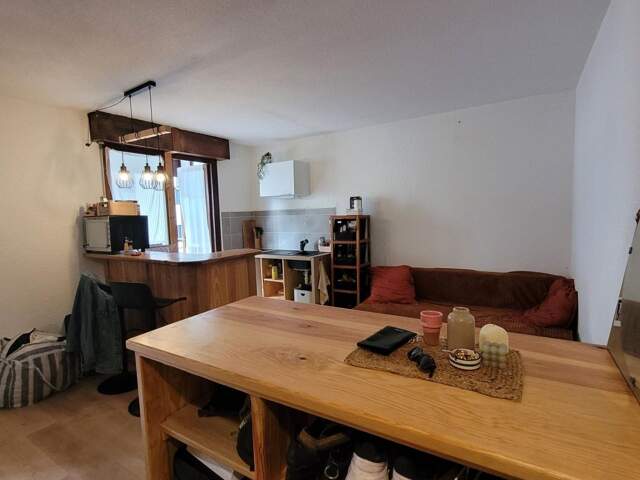 Appartement À Vendre — photo du bien