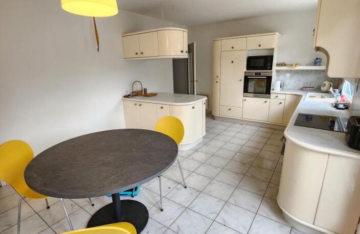 Plain-pied familiale, 4 chambres + bureau, jardin et piscine — photo 4