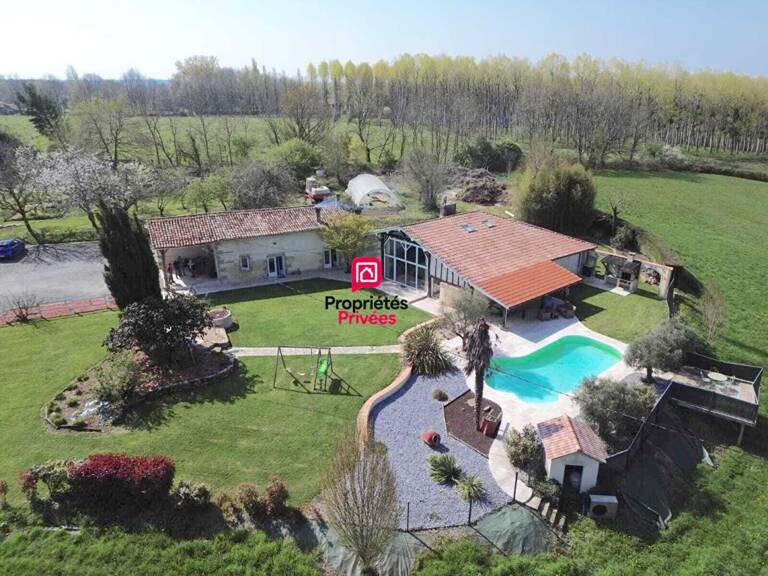 Propriété en pierre 273m² - Piscine chauffée - Atelier - 4,7 ha — photo 1