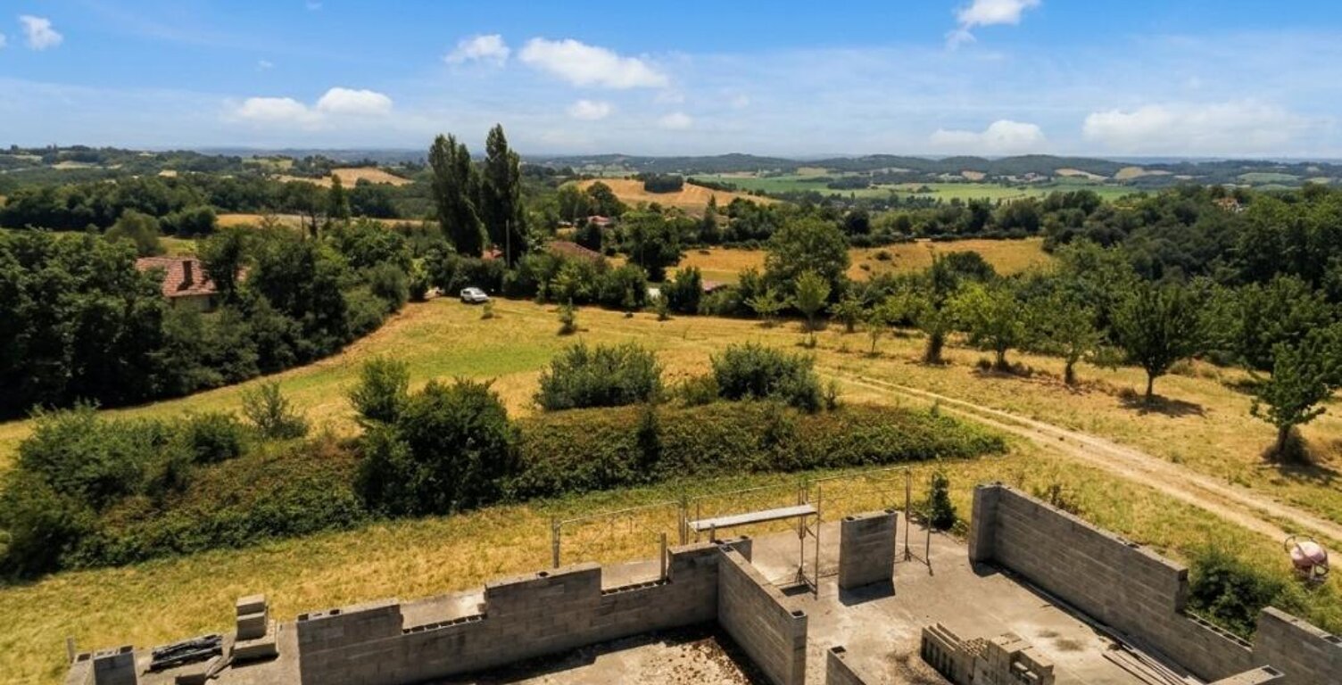 Maison en cours de construction proche Marciac sur 1,17 hectare — photo 1