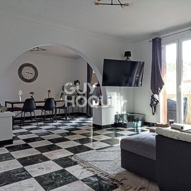 Appartement 3 pièces 820 €